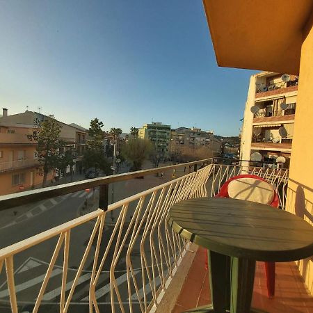 Diana Apartamento Con Terraza Muy Cerca Del Mar ปิเนดาเดมาร์ ภายนอก รูปภาพ