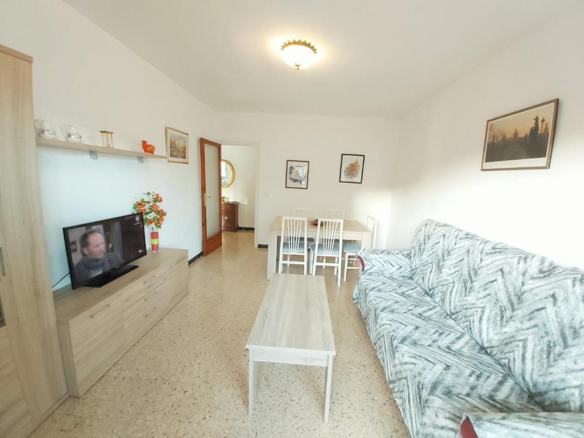 Diana Apartamento Con Terraza Muy Cerca Del Mar ปิเนดาเดมาร์ ภายนอก รูปภาพ