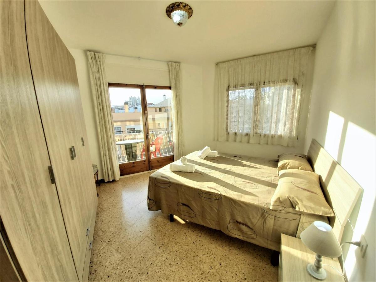 Diana Apartamento Con Terraza Muy Cerca Del Mar ปิเนดาเดมาร์ ภายนอก รูปภาพ