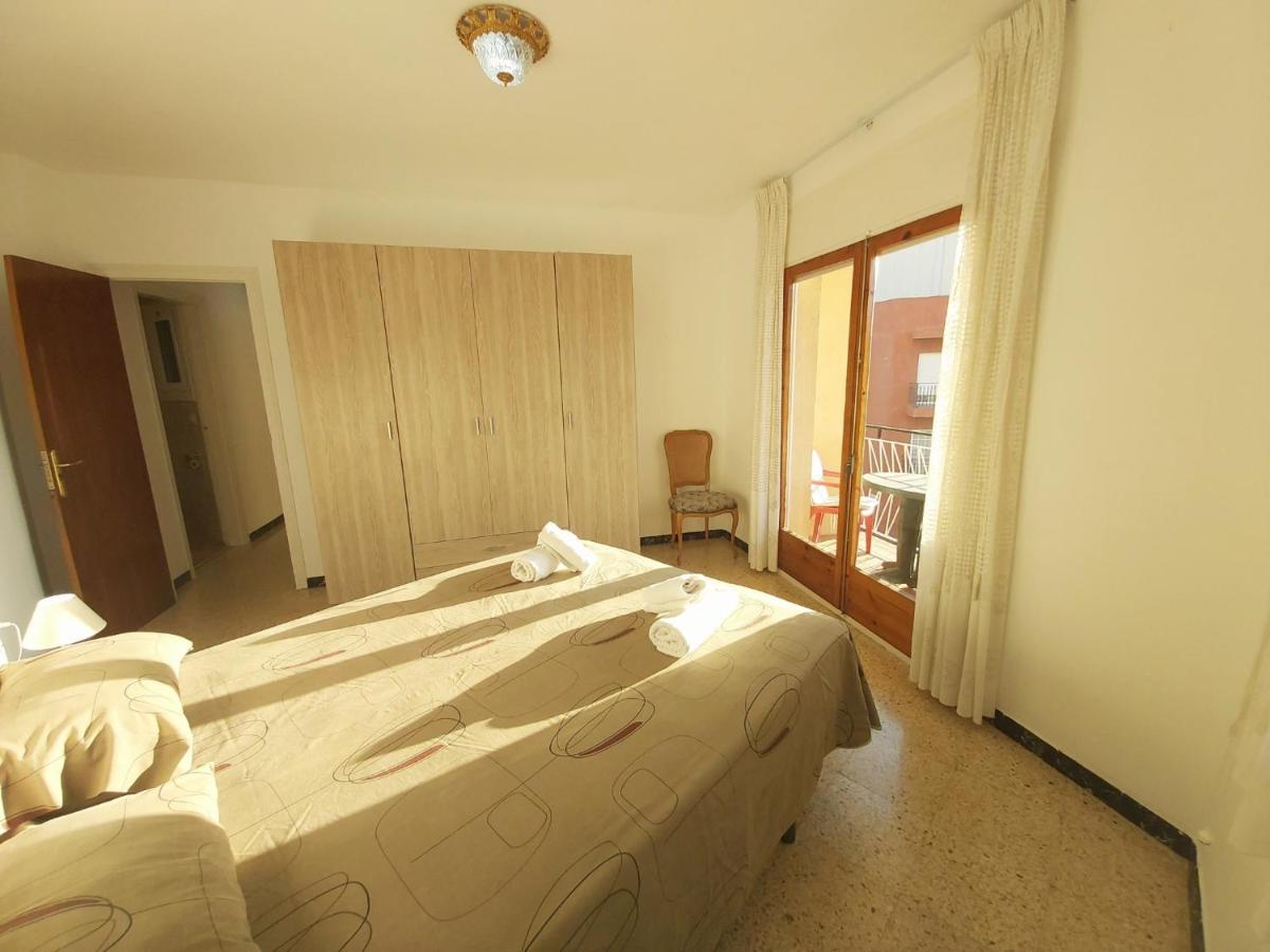 Diana Apartamento Con Terraza Muy Cerca Del Mar ปิเนดาเดมาร์ ภายนอก รูปภาพ