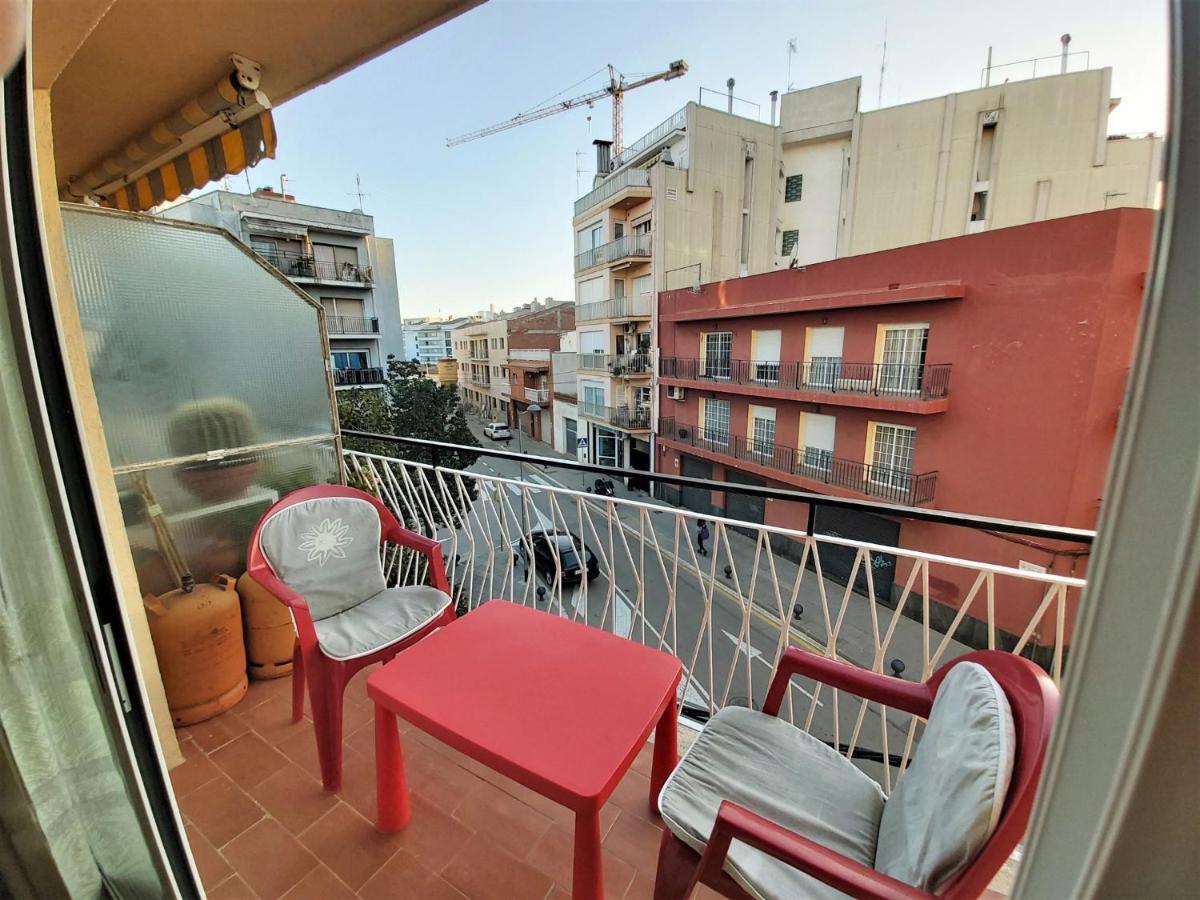Diana Apartamento Con Terraza Muy Cerca Del Mar ปิเนดาเดมาร์ ภายนอก รูปภาพ